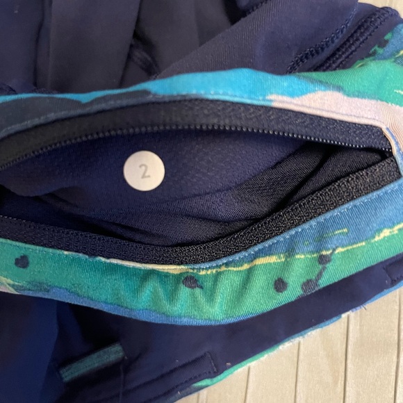 Lululemon - Picture 4 of 4